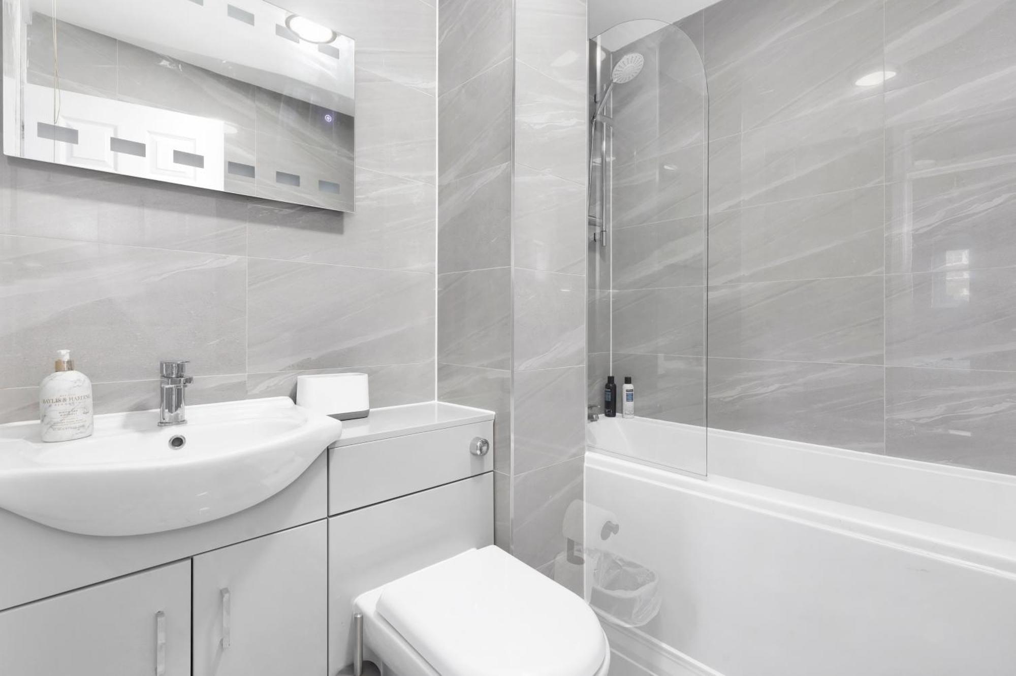 Waterside 4 Bed Apartment Londýn Exteriér fotografie